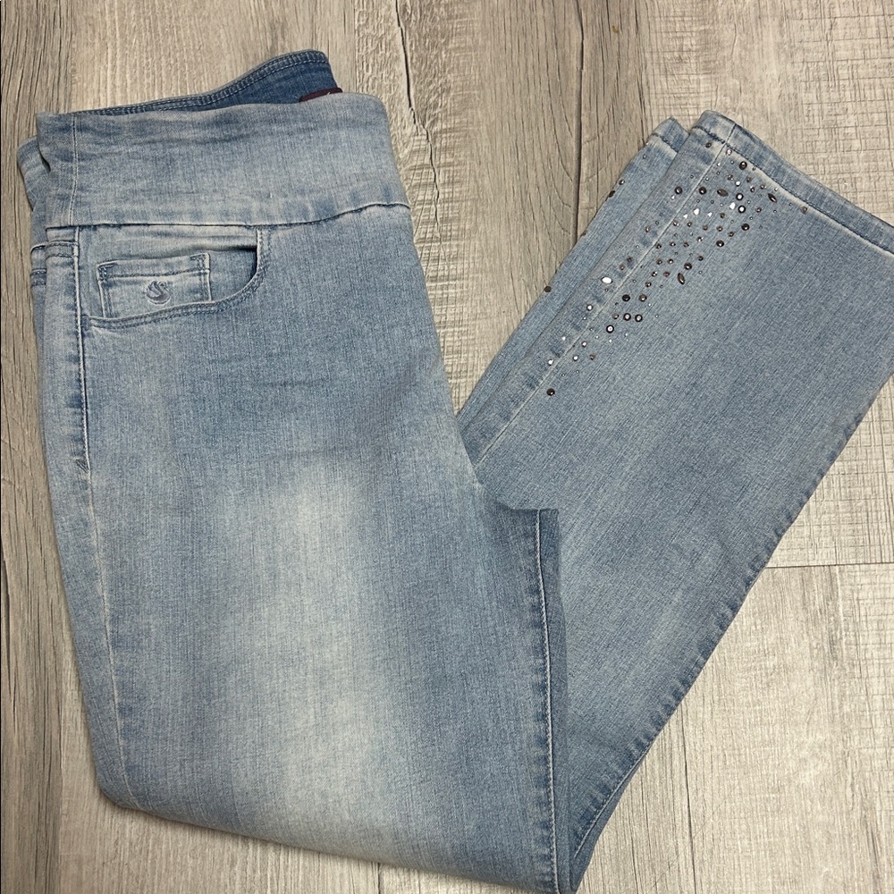 Gloria Vanderbilt Amanda Light Blue Straight Leg Jeans